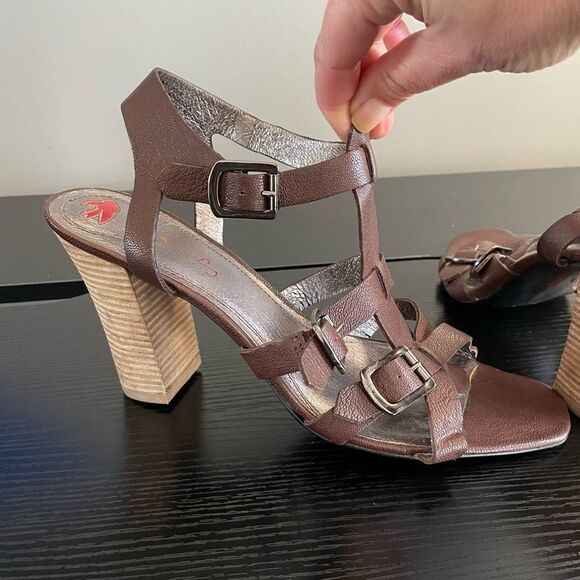 Sean Ling Brown Leather 3 Buckle Strap Wooden Block Heel Sandal, 10 - Picture 4 of 16